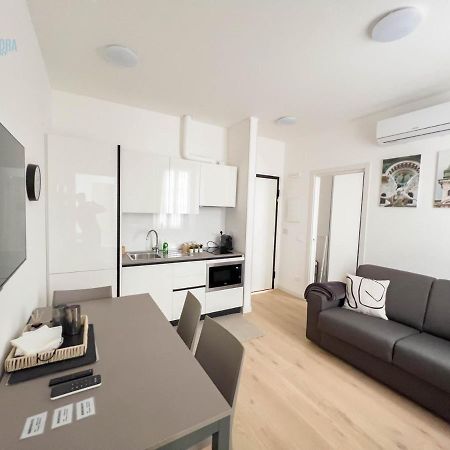 Piazza Della Borsa 3C Tirabora Short Rent Apartment Trieste Exterior photo